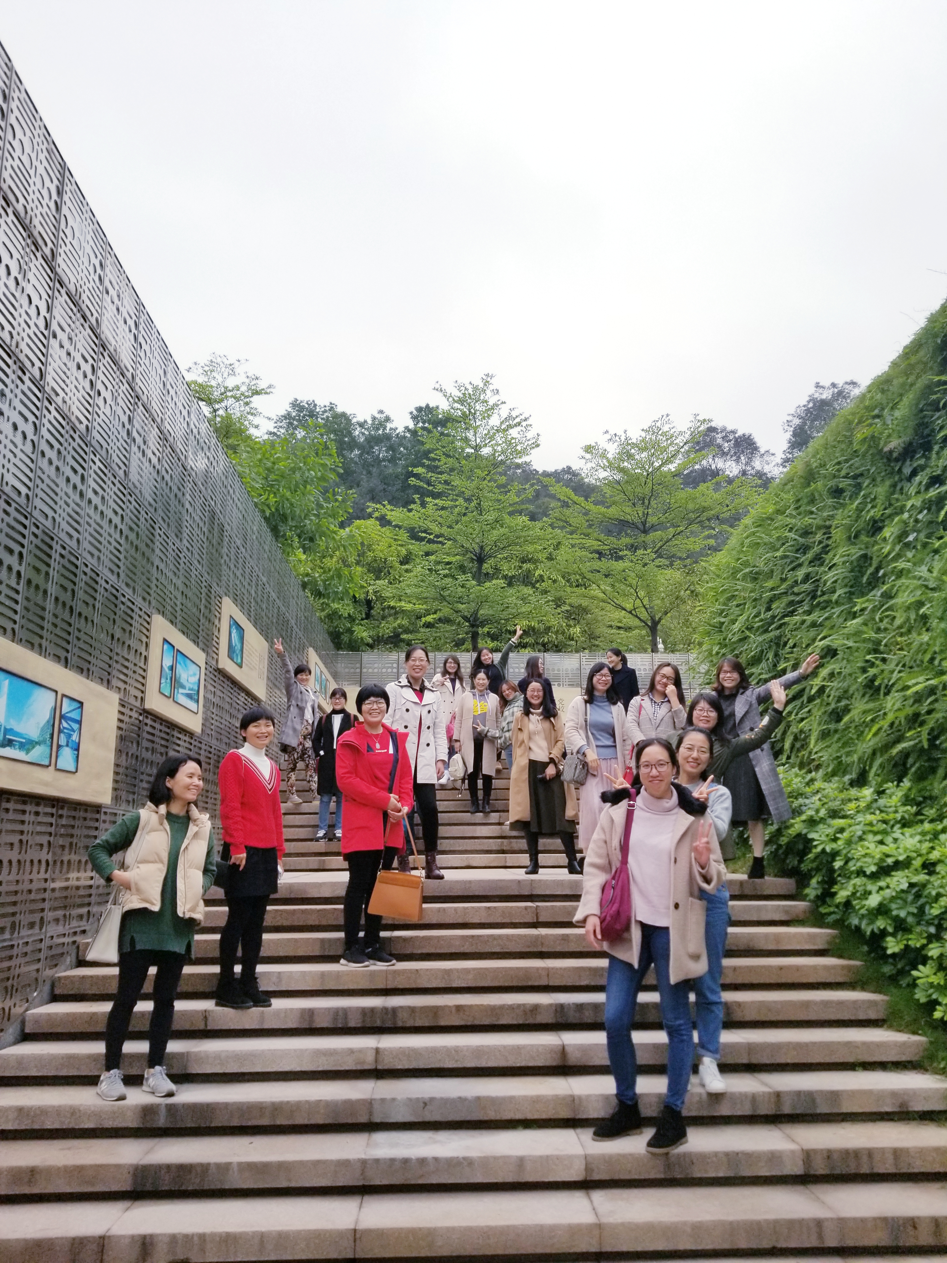 银河优越会
女教工欢庆国际妇女节4.jpg