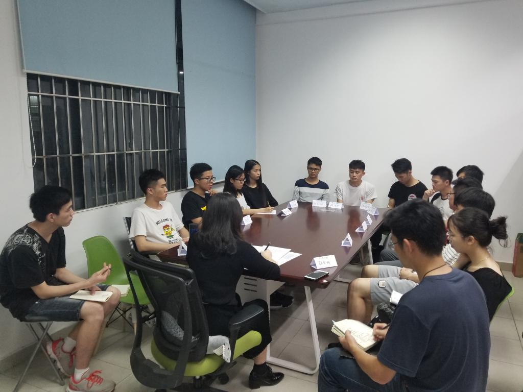如何营造良好班风和学风-银河优越会
召开17级班级管理分享沙龙2.jpg